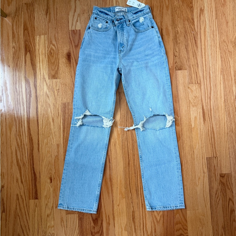 NWT Abercrombie & Fitch Ultra High Rise Jean